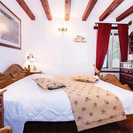 Tatil Evi Gorgeous In With Sauna Grabovac (Split-Dalmatia)