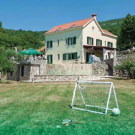 Tatil Evi Gorgeous In With Sauna Grabovac (Split-Dalmatia)