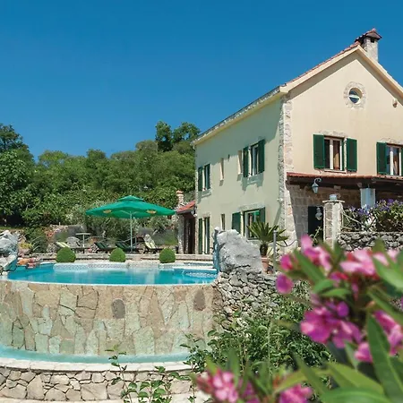 7 Bedroom Gorgeous In Semesterbostad Grabovac (Split-Dalmatia)